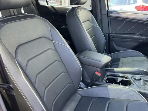 Used 2022 Volkswagen Tiguan SEL R-Line AWD/4WD image 32