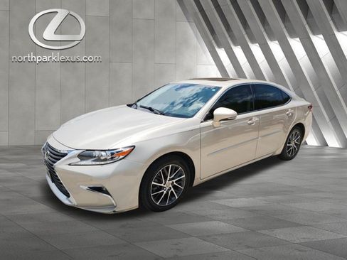 Used 2018 Lexus ES 350 w/ Luxury Package w/Wood Trim FWD image 3