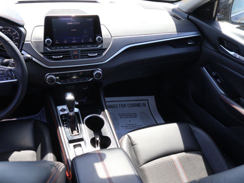 Used 2025 Nissan Altima 2.5 SR AWD/4WD image 17