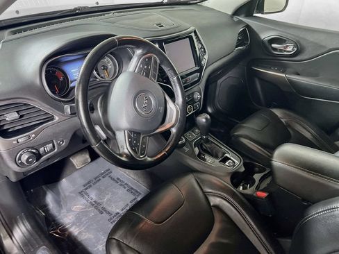Used 2020 Jeep Cherokee Limited AWD/4WD image 9