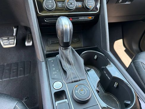 Used 2023 Volkswagen Atlas SEL R-Line AWD/4WD image 14