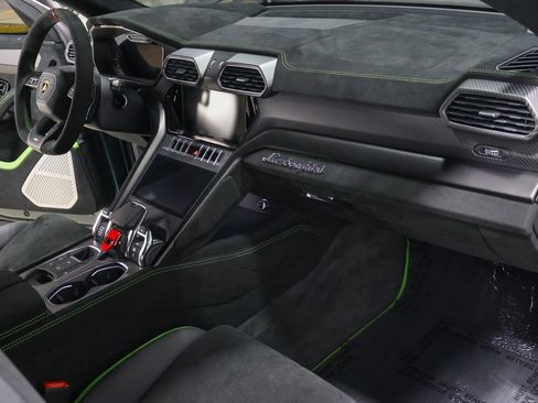 Used 2024 Lamborghini Urus Performante image 38