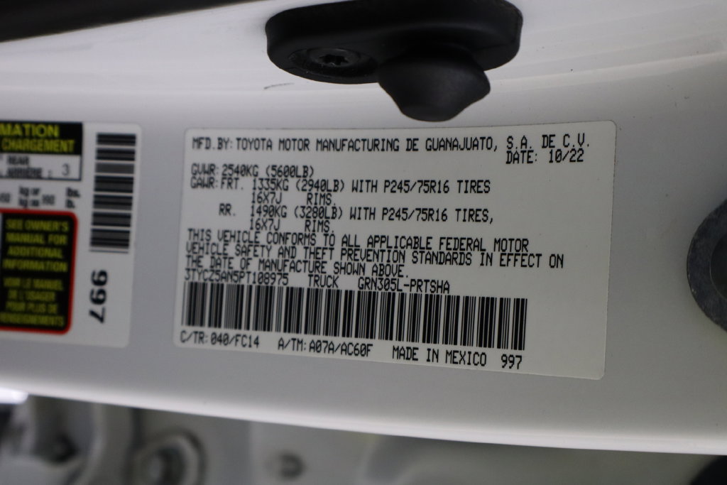 Used 2023 Toyota Tacoma SR5 AWD/4WD image 41