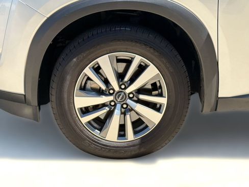 Used 2023 Nissan Pathfinder SV AWD/4WD image 12