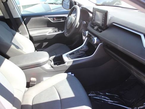 Used 2022 Toyota RAV4 LE AWD/4WD image 33