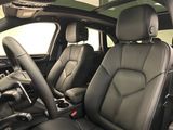 Certified 2025 Porsche Macan image 5
