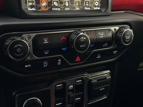 Used 2022 Jeep Gladiator Rubicon AWD/4WD image 17