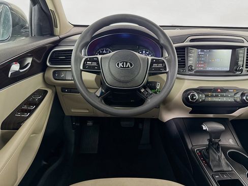 Used 2019 Kia Sorento LX image 22