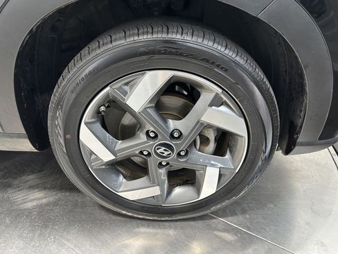 Certified 2024 Hyundai Venue SEL image 11