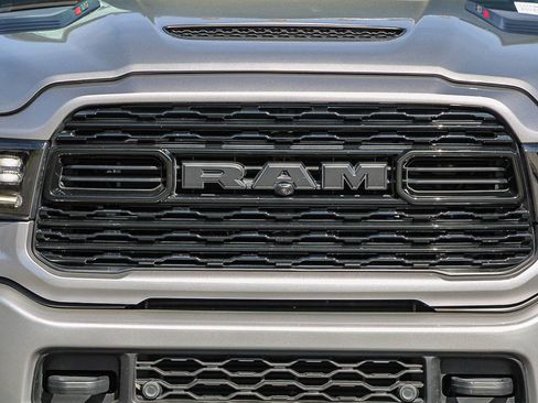 Used 2024 RAM 3500 Limited AWD/4WD image 7