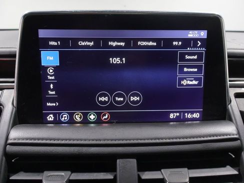 Used 2021 Chevrolet Suburban Z71 w/ Z71 Signature Package AWD/4WD image 33