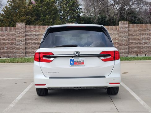 Certified 2024 Honda Odyssey EX-L image 7