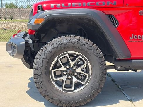 Used 2026 Jeep Wrangler Unlimited Rubicon AWD/4WD image 5