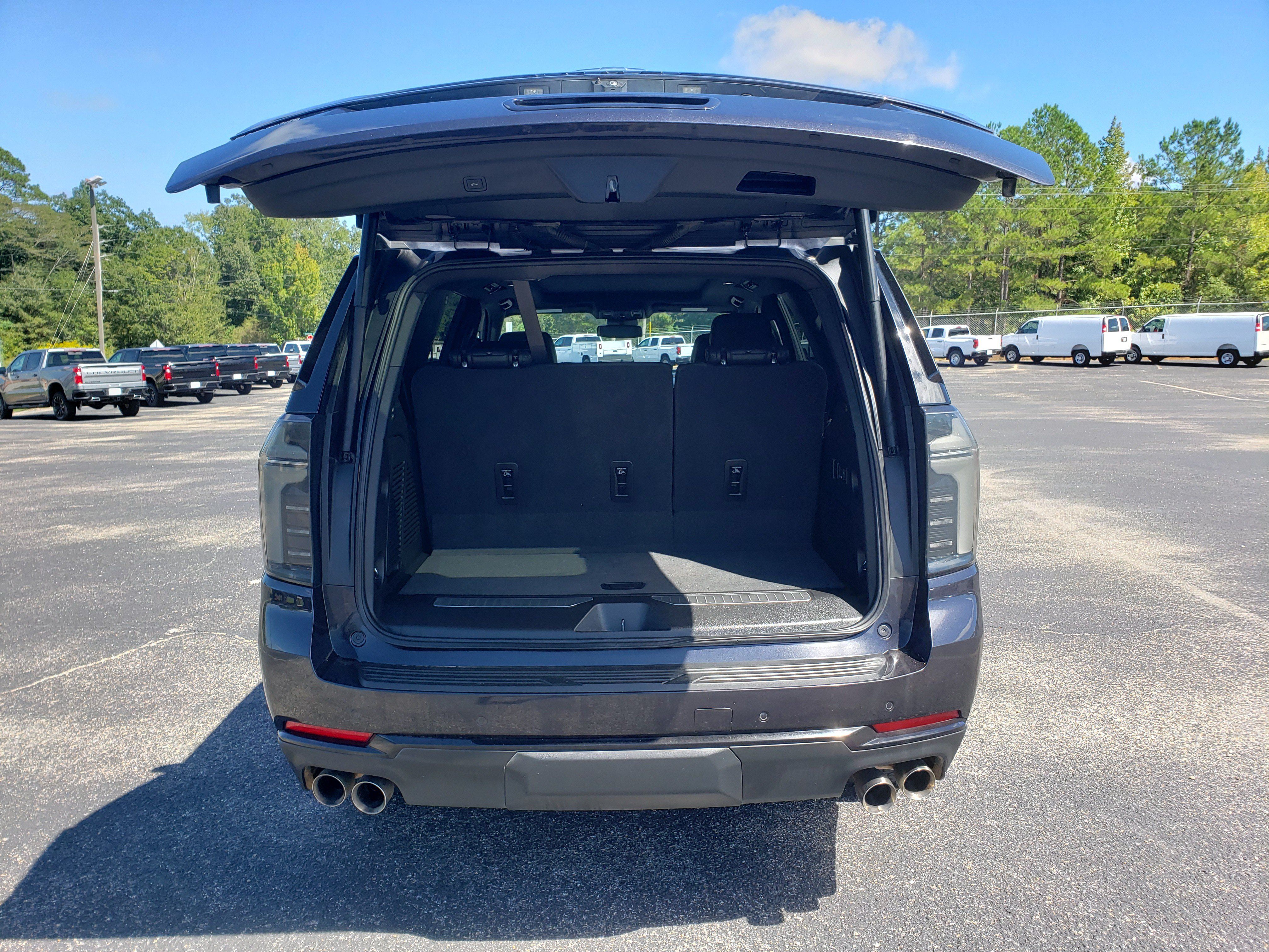 Used 2025 Chevrolet Tahoe Z71 w/ Comfort Package AWD/4WD image 9