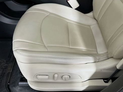 Used 2023 Buick Enclave Essence w/ Sport Touring Edition image 29