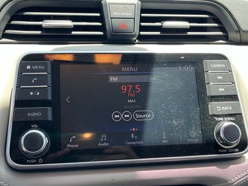 Used 2020 Nissan Versa SV FWD image 15