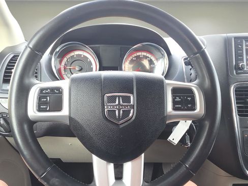 Used 2017 Dodge Grand Caravan SE w/ Power Window Group image 12