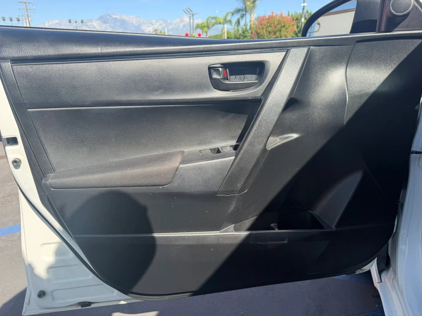 Used 2018 Toyota Corolla L w/ Protection Package FWD image 9