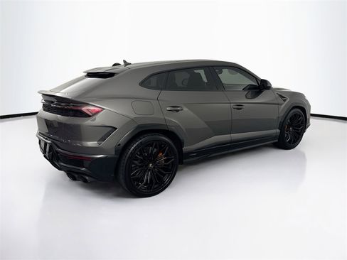 Used 2025 Lamborghini Urus SE image 5