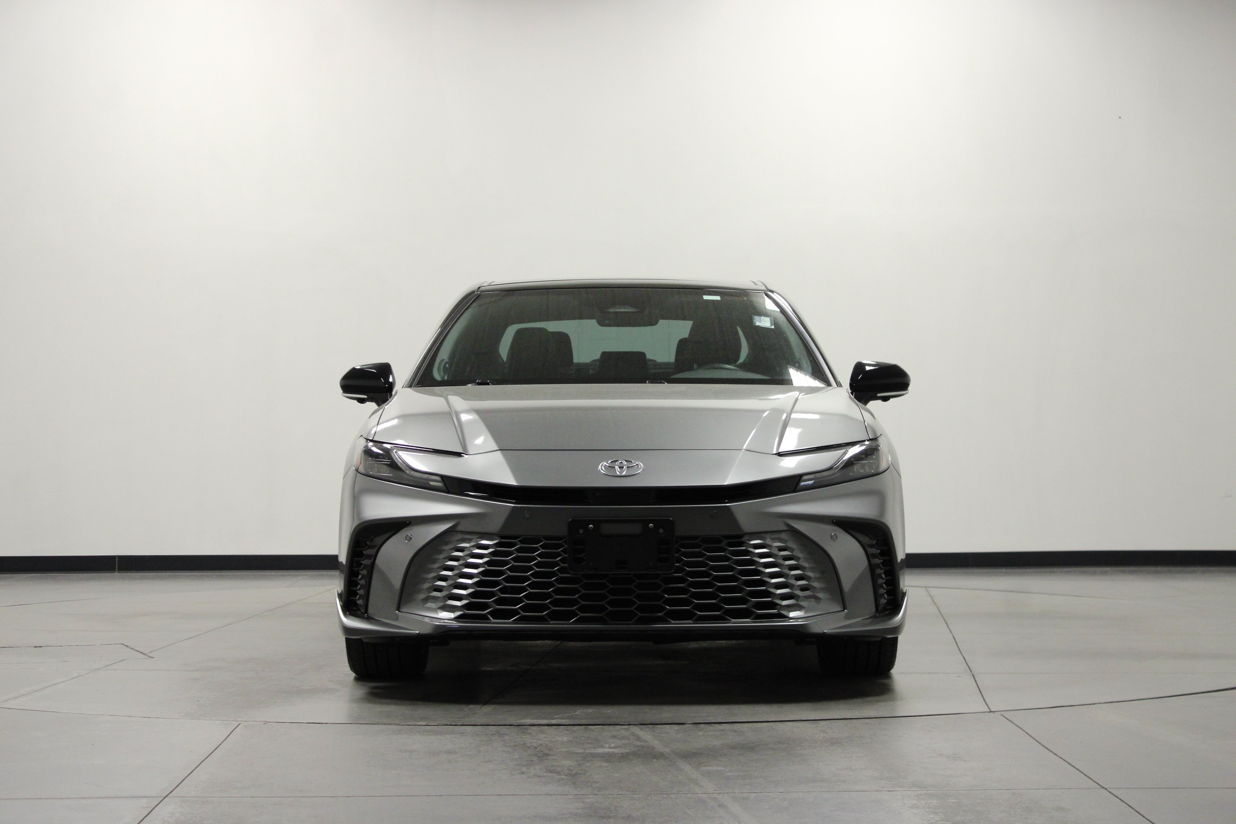 Used 2025 Toyota Camry XSE AWD/4WD image 9