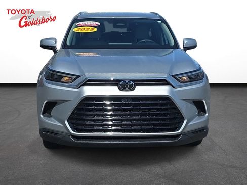 Used 2025 Toyota Grand Highlander AWD image 2