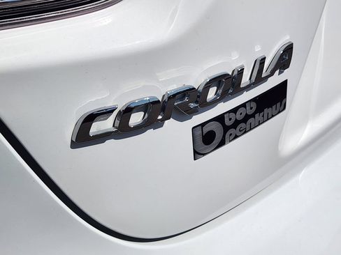 Used 2026 Toyota Corolla LE FWD image 31