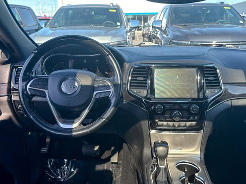 Used 2020 Jeep Grand Cherokee Overland image 23
