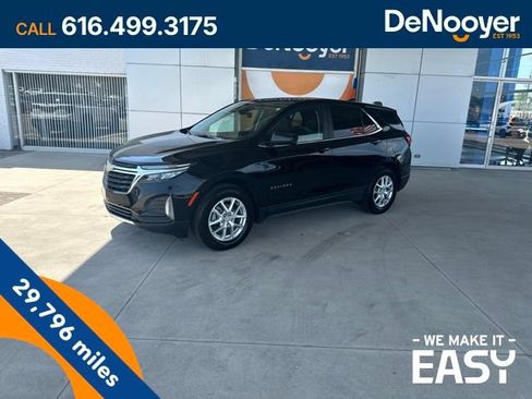 Used 2023 Chevrolet Equinox LT FWD image 1