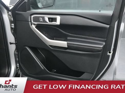 Used 2022 Ford Explorer XLT AWD/4WD image 10