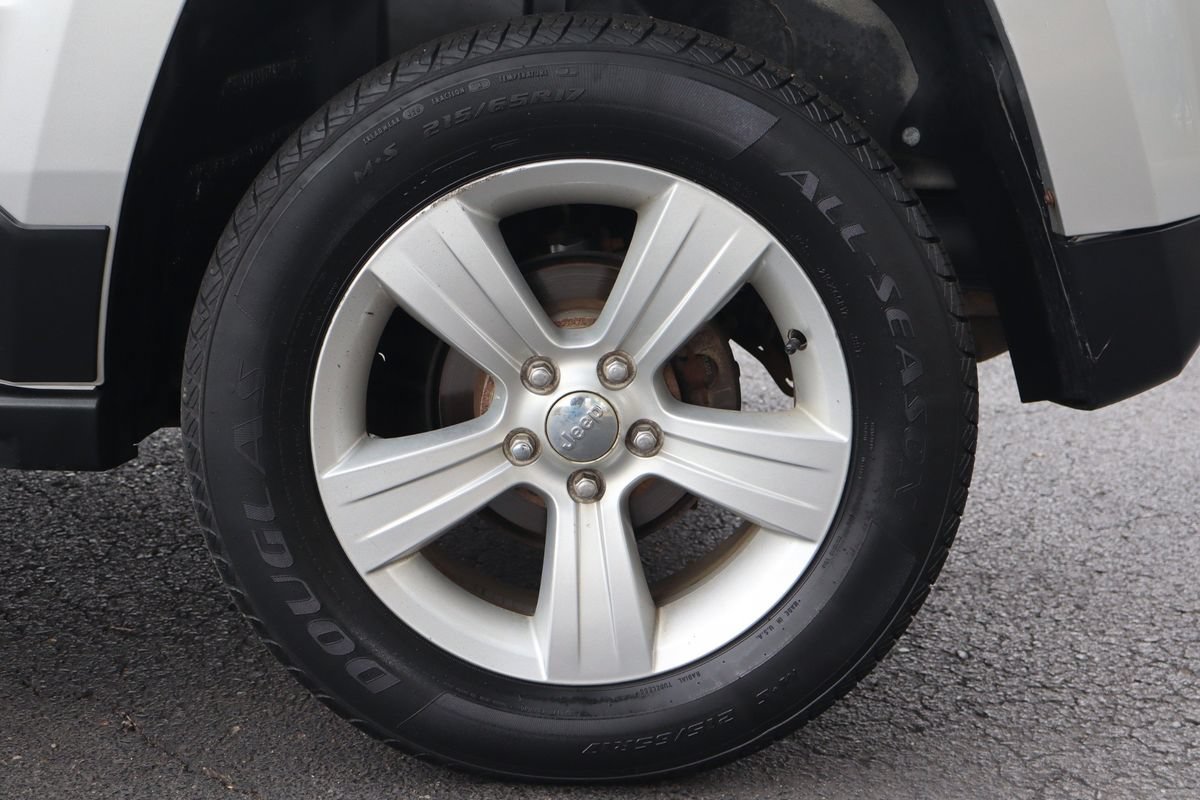 Used 2013 Jeep Patriot Sport AWD/4WD image 36