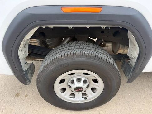 Used 2025 GMC Sierra 2500 Pro w/ 1SA Pro Safety Plus Package AWD/4WD image 4