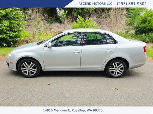 Used 2006 Volkswagen Jetta TDI FWD image 2