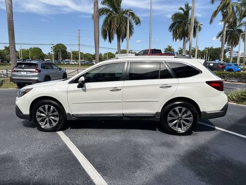 Used 2019 Subaru Outback 2.5i Touring AWD/4WD image 5