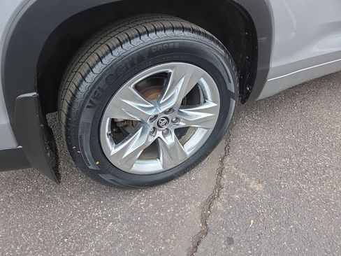 Used 2016 Toyota Highlander Limited image 7