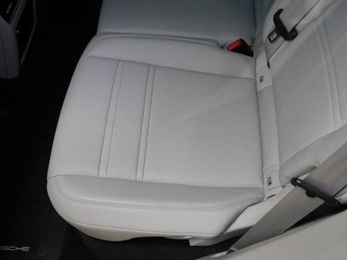 Used 2021 Porsche Cayenne GTS image 77