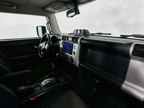 Used 2010 Toyota FJ Cruiser 4WD image 27