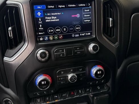 Used 2020 GMC Sierra 2500 Denali w/ Denali Ultimate Package image 17