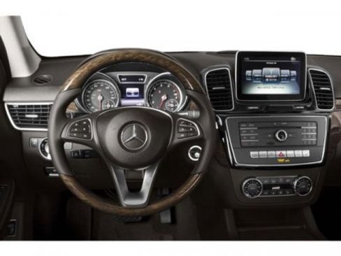 Used 2018 Mercedes-Benz GLE 350 4MATIC image 7