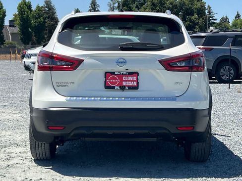 Used 2022 Nissan Rogue Sport SV w/ Technology Package FWD image 8