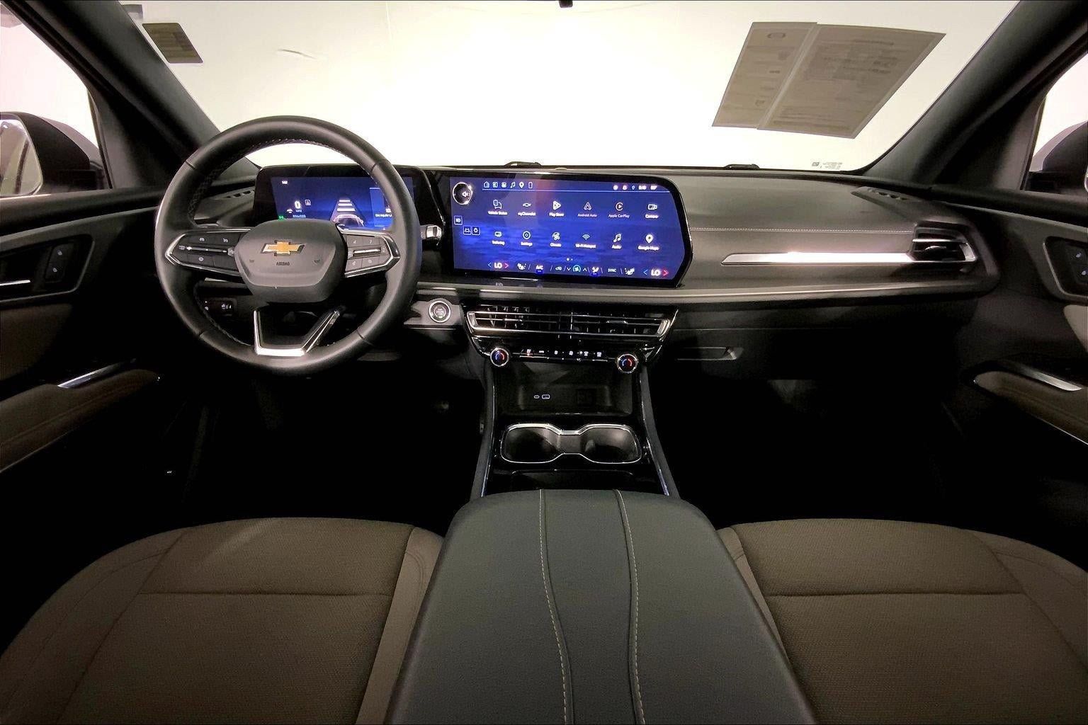 Used 2026 Chevrolet Traverse LT w/ Driver Confidence Package FWD image 15