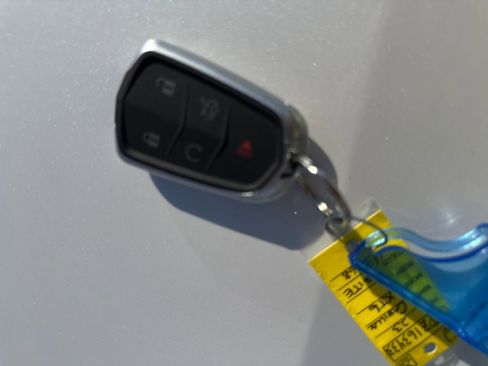 Used 2023 Cadillac XT6 Premium Luxury w/ Technology Package image 31