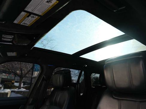 Used 2019 Land Rover Range Rover Autobiography image 45