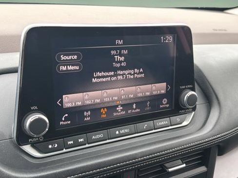 Used 2023 Nissan Rogue SV image 14