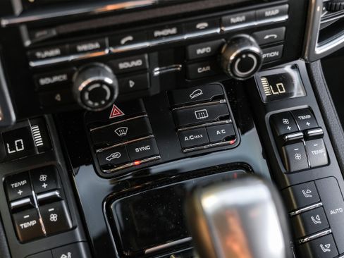 Used 2014 Porsche Cayenne image 21