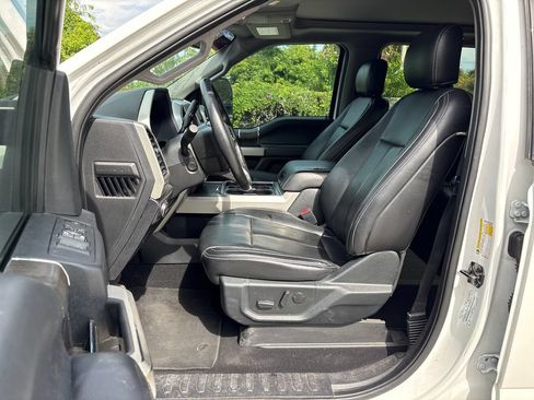 Used 2020 Ford F250 Lariat w/ Lariat Ultimate Package AWD/4WD image 16