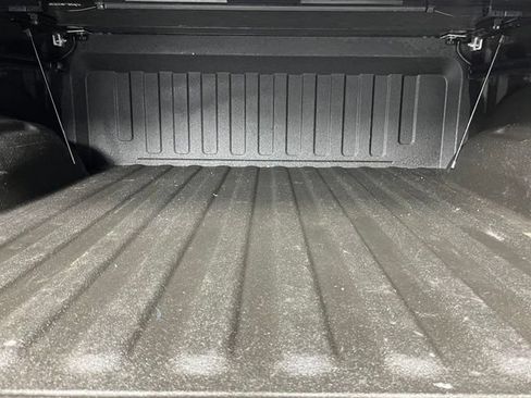 Used 2023 RAM 1500 Laramie AWD/4WD image 8