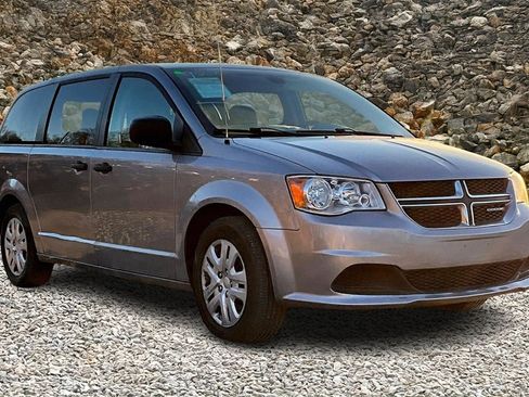 Used 2019 Dodge Grand Caravan SE image 10