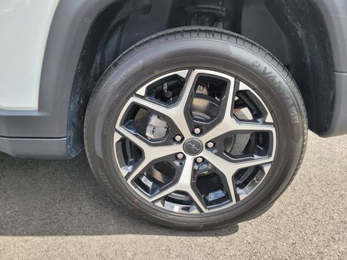 Used 2025 Jeep Compass Limited image 9