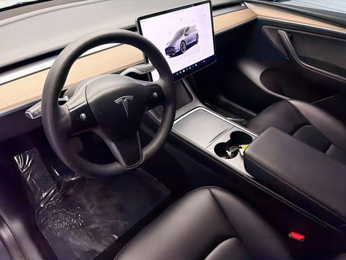 Used 2023 Tesla Model Y Long Range AWD/4WD image 7