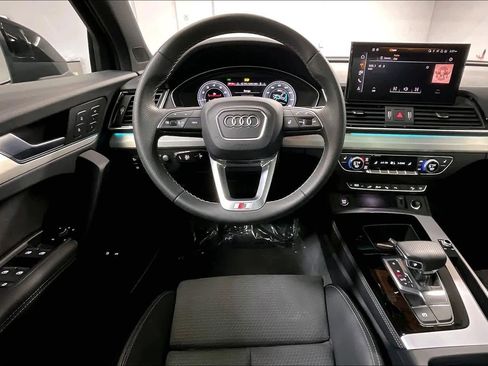 Used 2023 Audi Q5 e Prestige w/ Prestige Package image 8